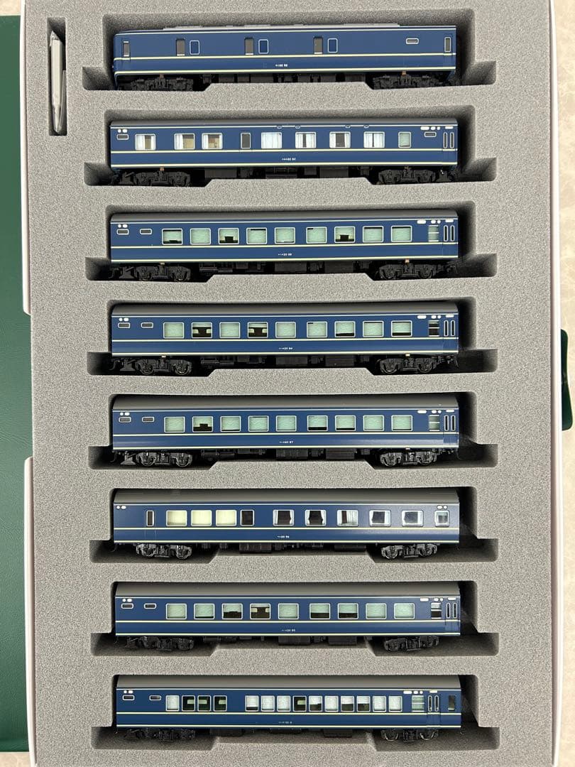 KATO 20系 寝台特急「さくら」長崎編成 8両.佐世保編成8両
