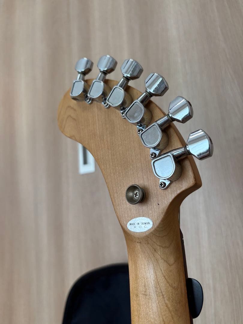 ミニギター　ZO-3 FERNANDES