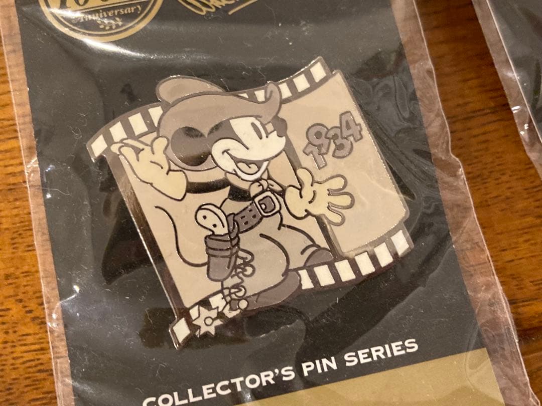 ディズニー 100周年記念 ピンバッジ6個セット