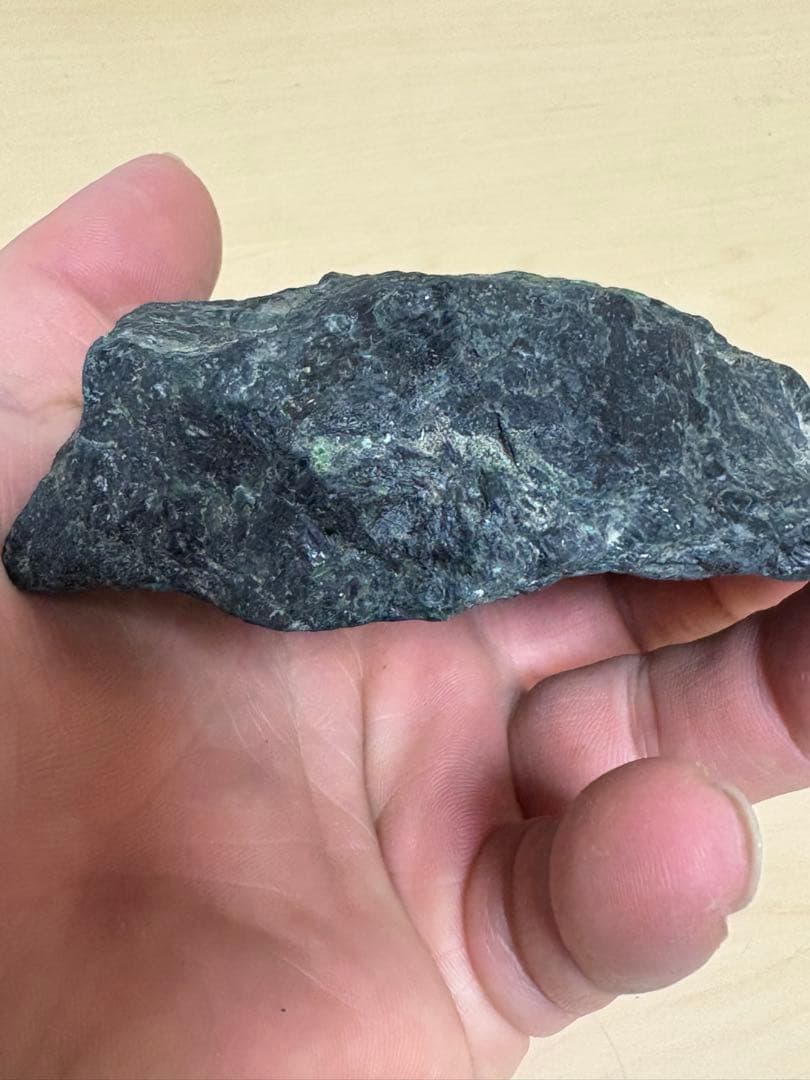 ミャンマー産大きな天然モーシッシ　コスモクロア原石420g