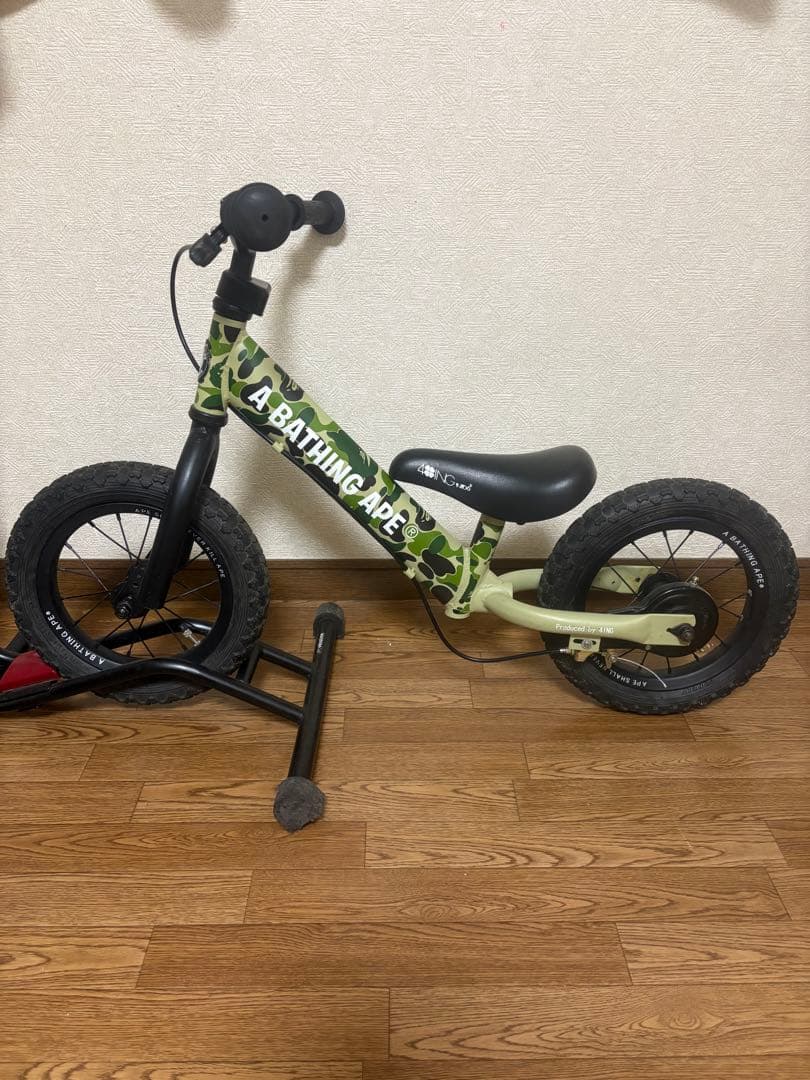A BATHING APE バランスバイク 迷彩色