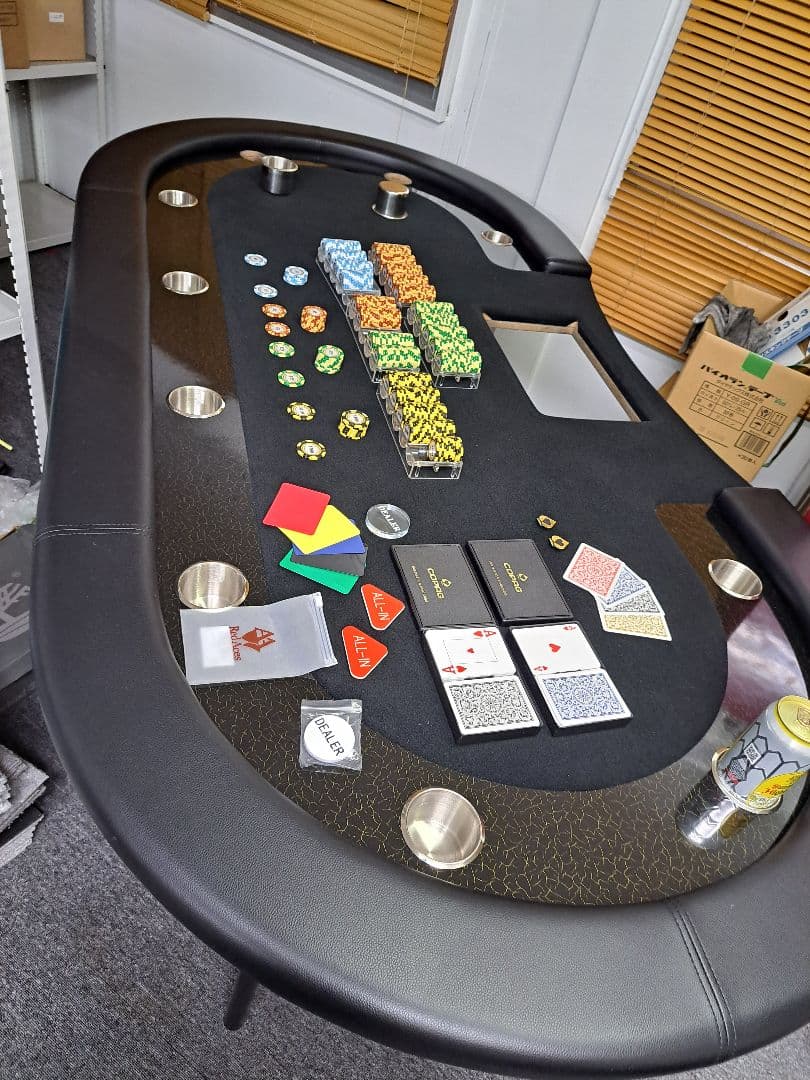 ポーカーチップ６種類５５０枚&カードセット　モンテカルロ　クレイ　中古品