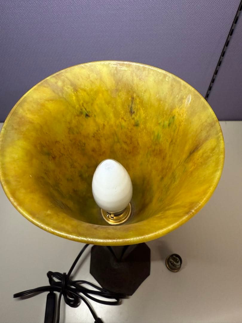 Dome Nancyチューリップタイプのガラスシェード電気スタンド