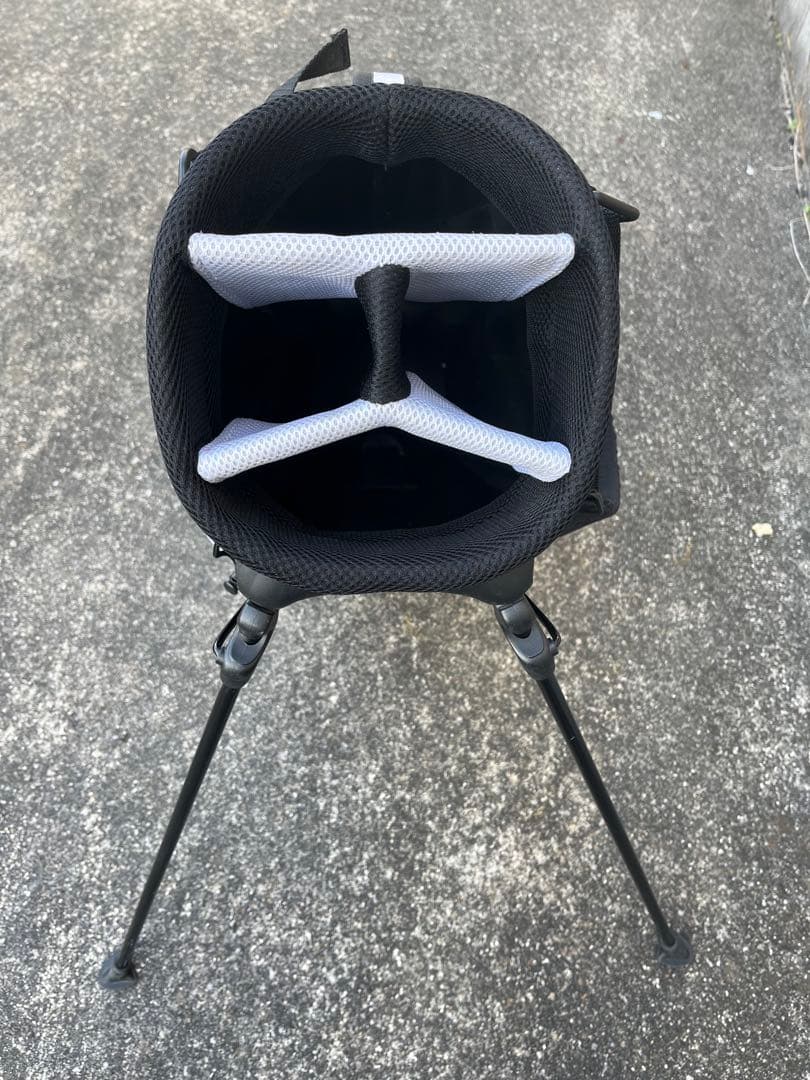 テーラーメイド　キャディバッグ　スタンド型　フードカバーあり