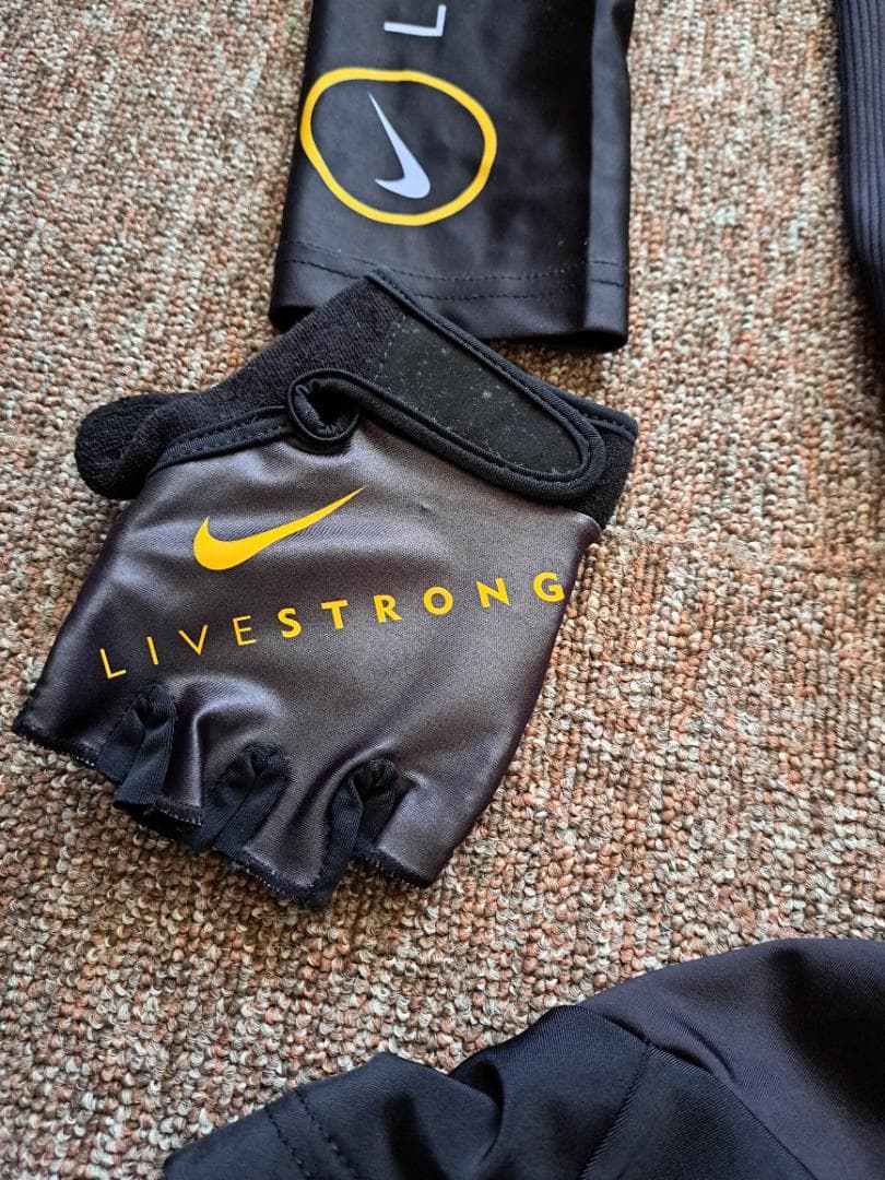 レアLIVESTRONG ランス·アームストロングサイクルジャージ上下セット！！