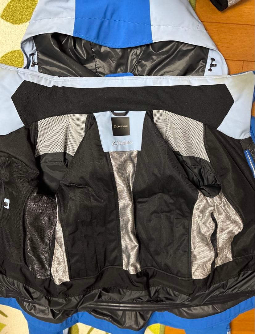 ONYONEスキーウエア Sサイズ