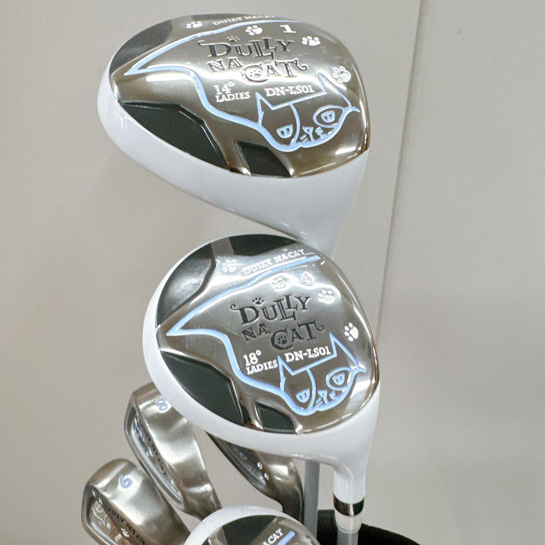 【美品】ダリーナキャット キャディバッグ　DN-CB03 ホワイト