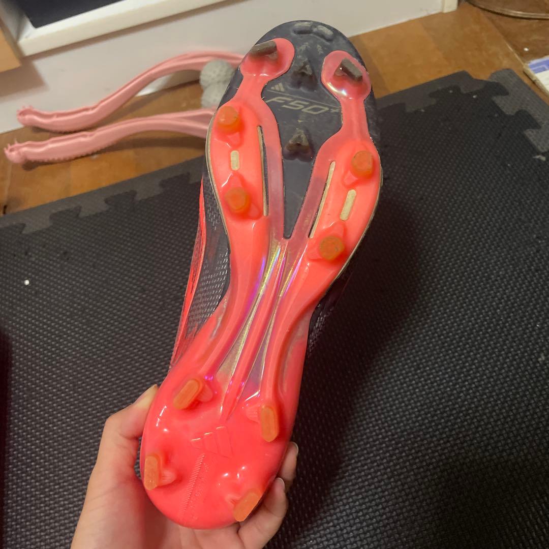adidas F50 LIGHTSTRIKE PRO サッカーシューズ