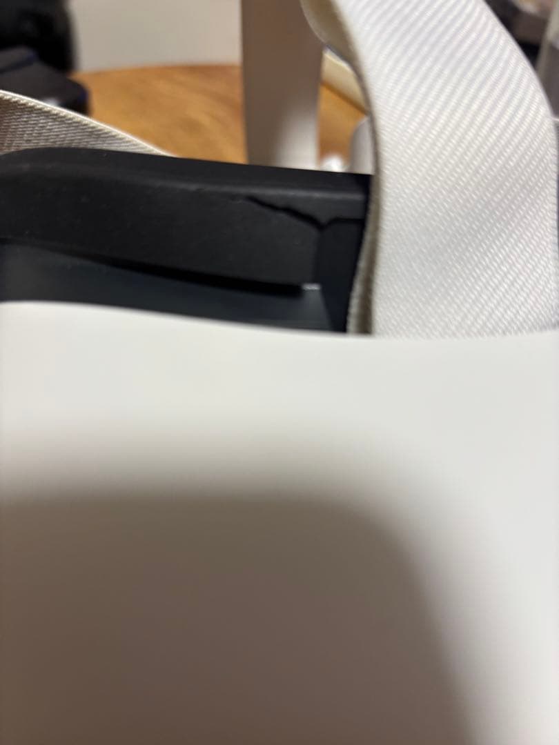  Quest 2 VRヘッドセットとコントローラー