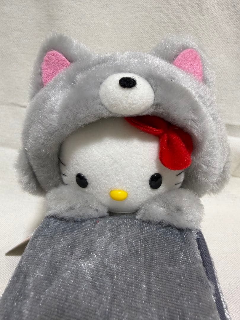 公*o様 【希少】北海道限定 ハローキティ 銀ギツネ ぬいぐるみ 収納ボックス付