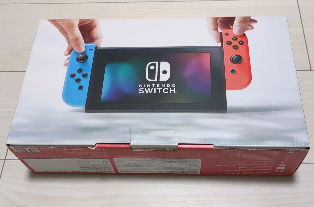 Nintendo Switch 本体 + 付属品 + キャリングポーチ付き