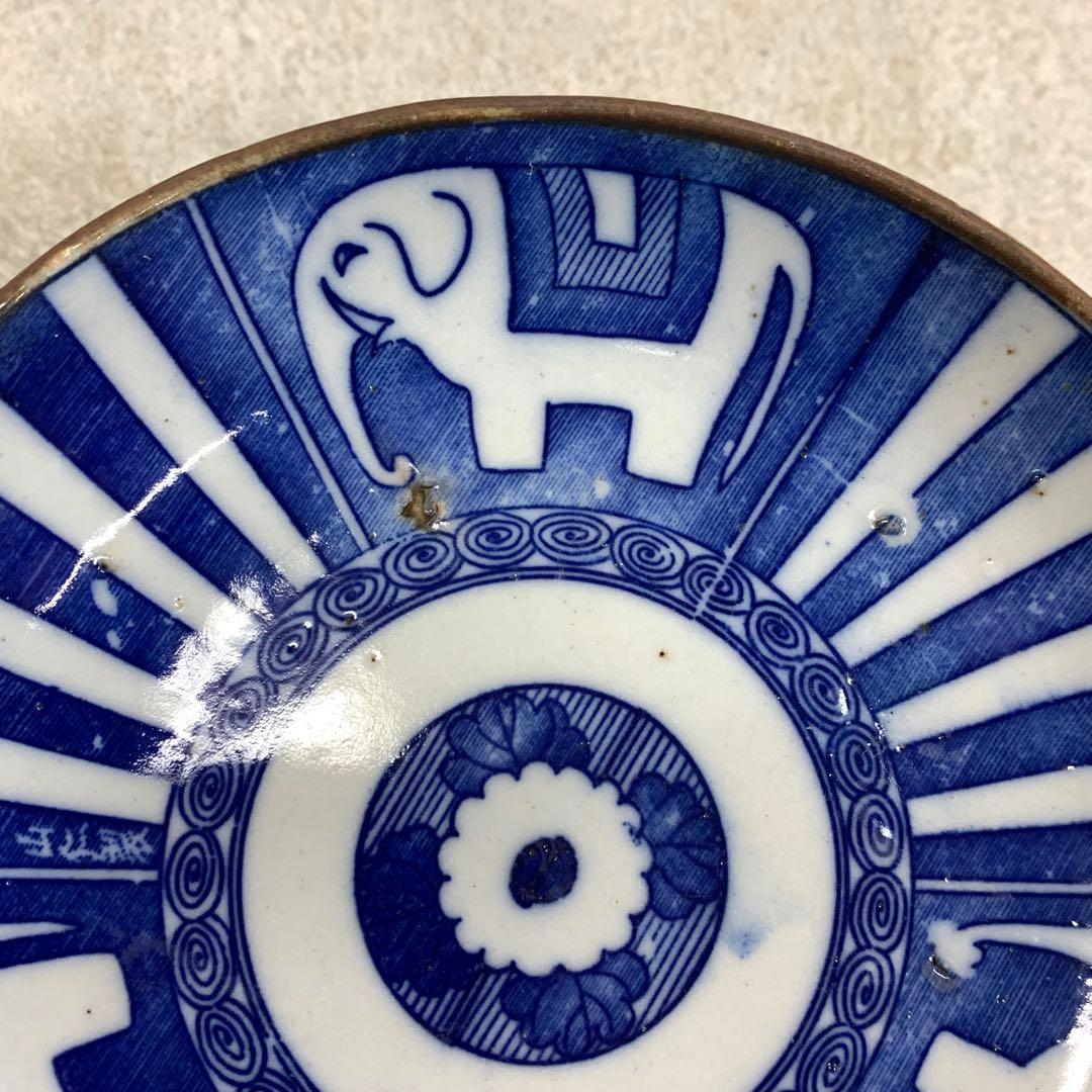 小皿 象の目が・・ 山仁製 サーカス象 図変わり印判 明治大正 レトロ 青 A