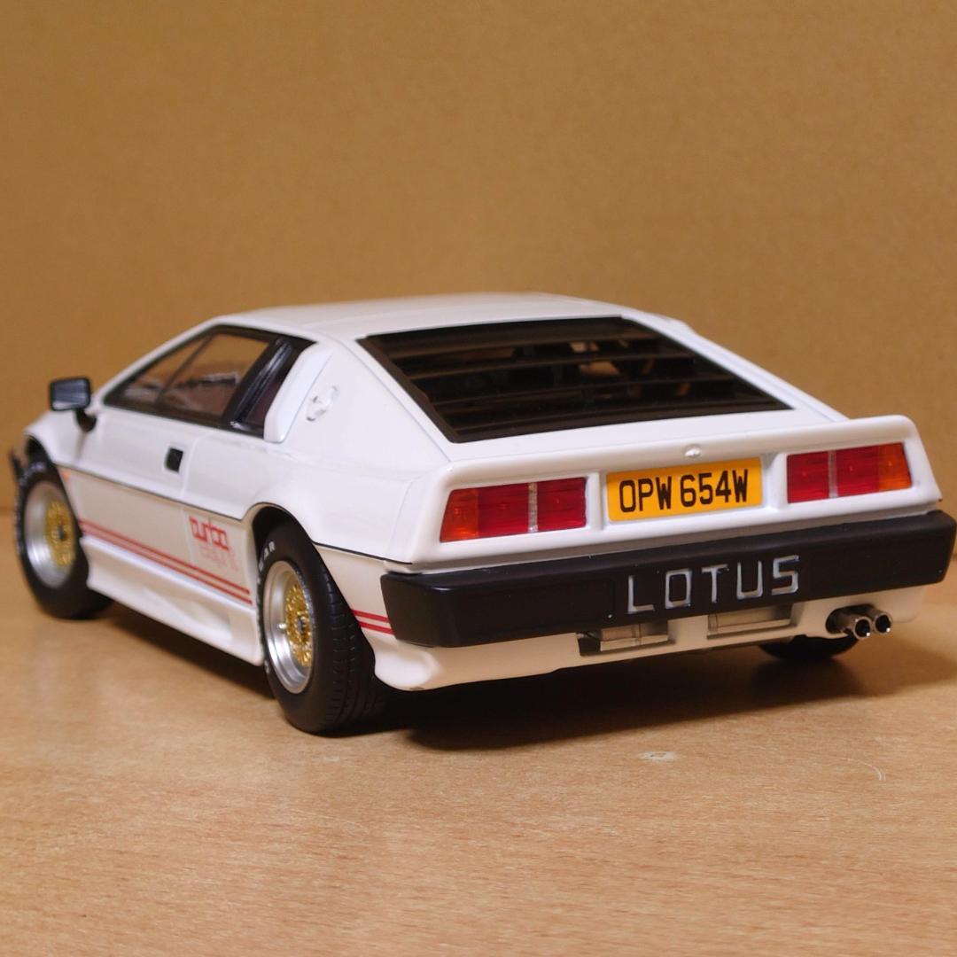 1/18 ロータスエスプリターボ ホワイト 1981 Lotus Esprit