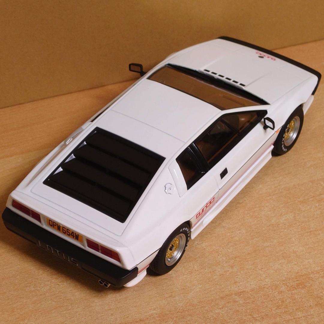1/18 ロータスエスプリターボ ホワイト 1981 Lotus Esprit