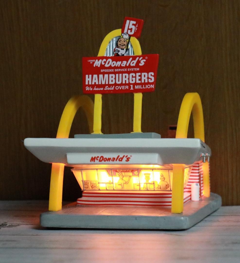 【マクドナルド】　ライト付きセラミックレストランとロナルドとマクドナルドのバン