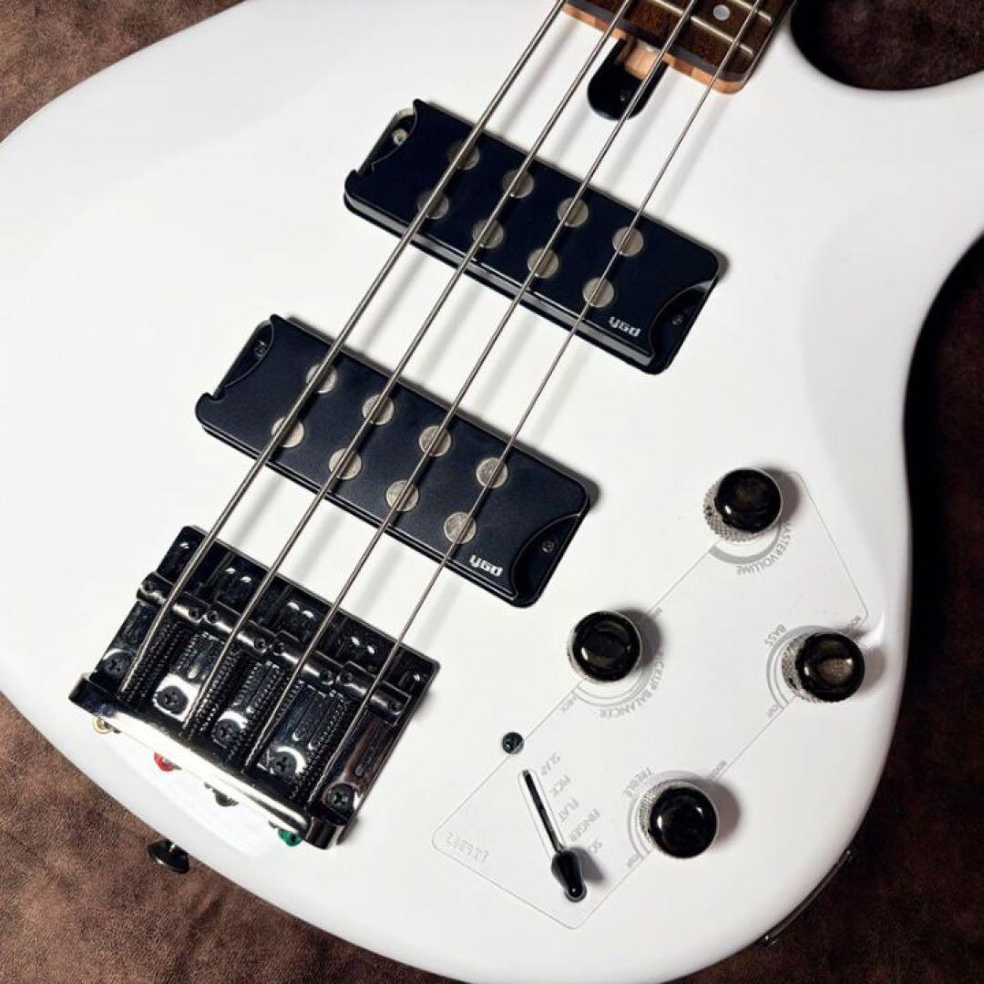 YAMAHA / TRBX304 エレキベース 純正ソフトケース、ストラップ付き