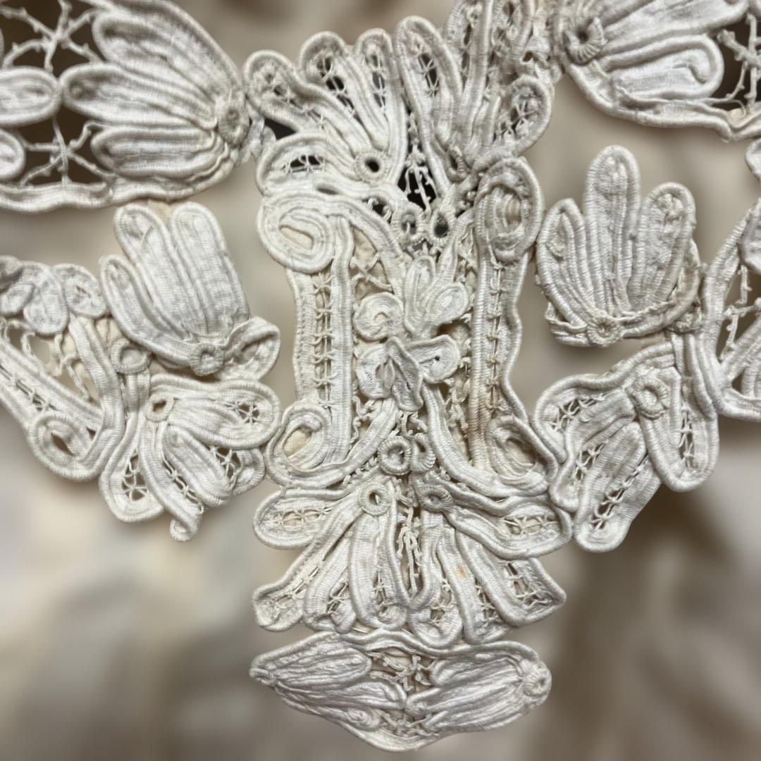 フランスアンティークのドレスの前身頃