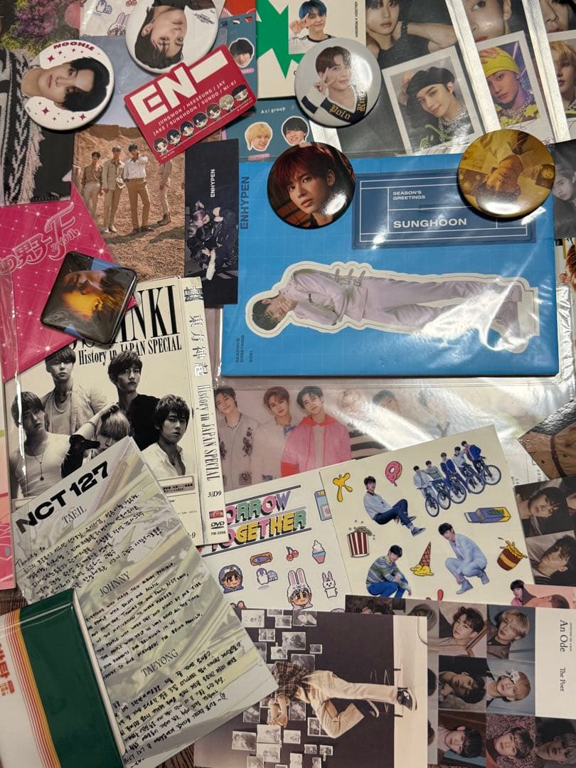 大量アイドル　写真 / トレカ / ステッカー　まとめて売り