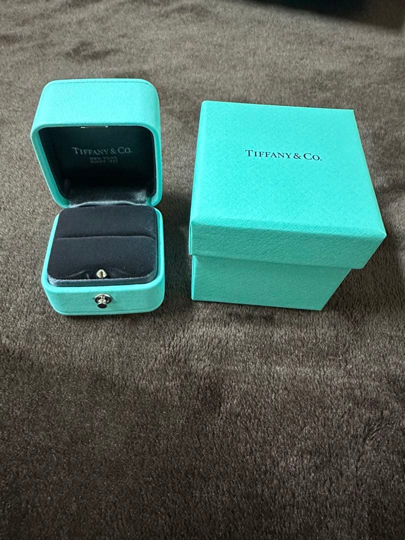 Tiffany リングケース 空 リボン ショッパー付 ティファニーリングケース