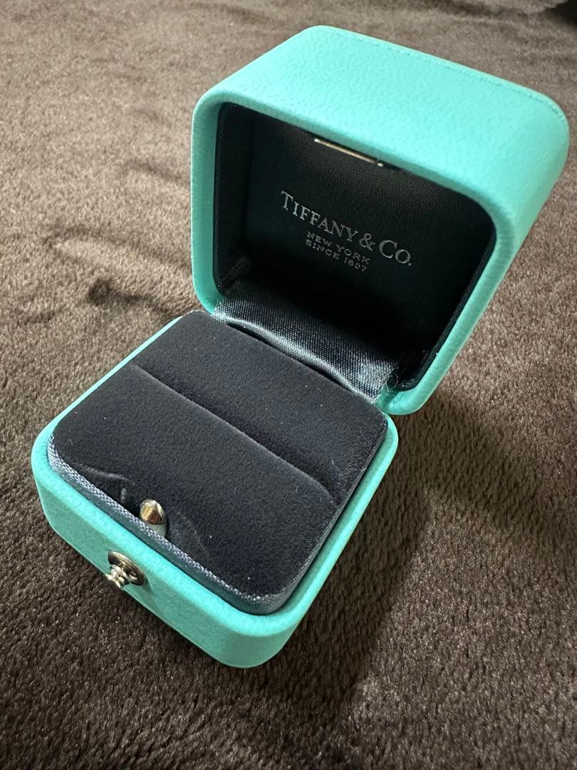 Tiffany リングケース 空 リボン ショッパー付 ティファニーリングケース