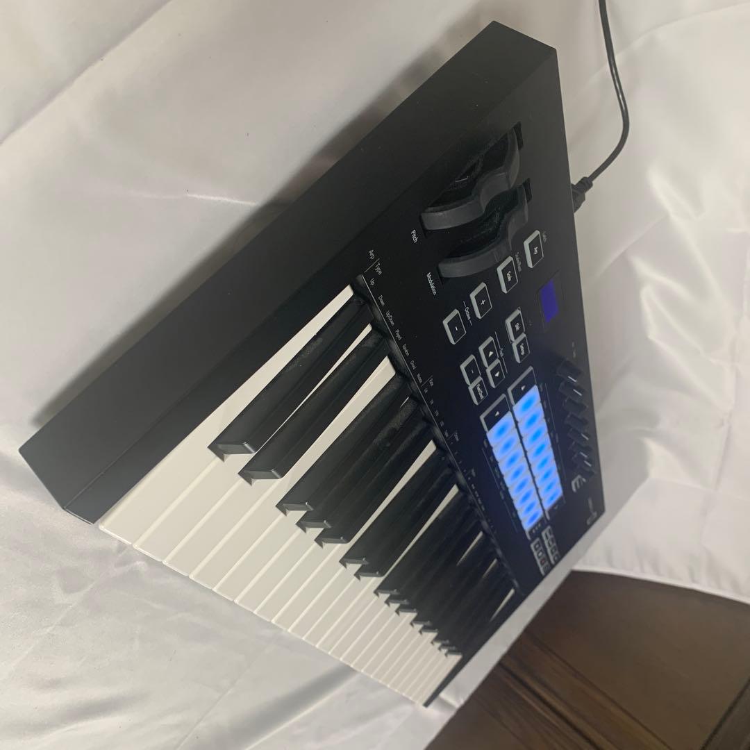 NOVATION Launchkey 37 MK3 MIDIキーボード