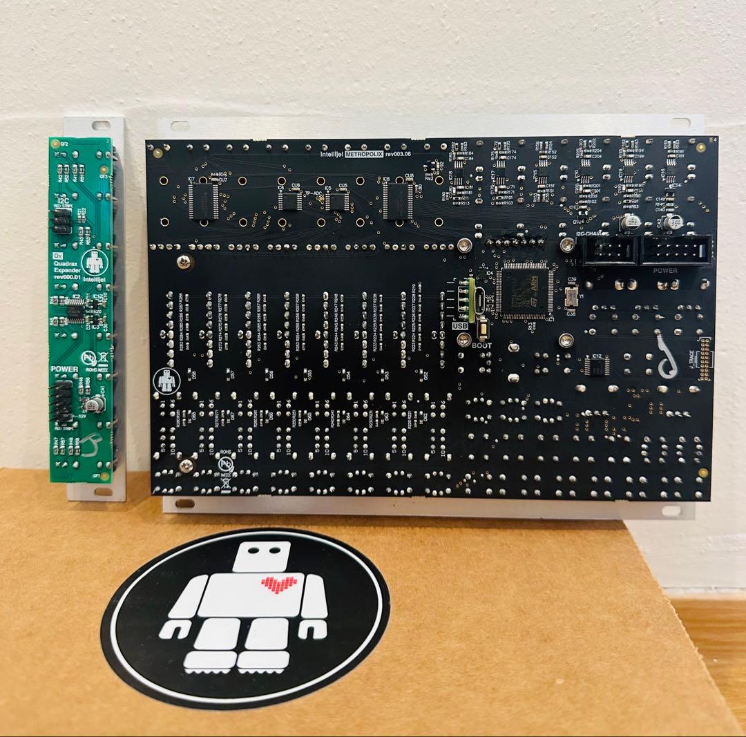 intellijel Metropolix + Qx エキスパンダー付き