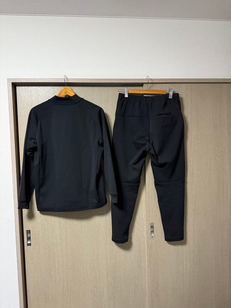 週末値下中　デサントMOVESPORT THEONE トレーニングウエア上下　M