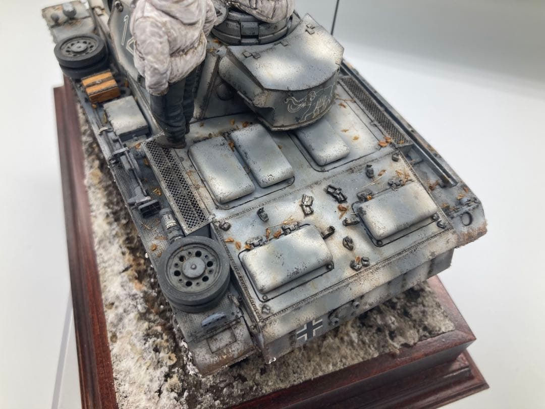 戦車模型完成品 1/35 3号戦車L型 ヴィネット全塗装済み完成品