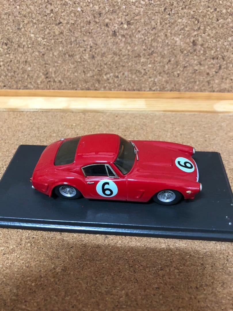 赤いミニカー ナンバー6