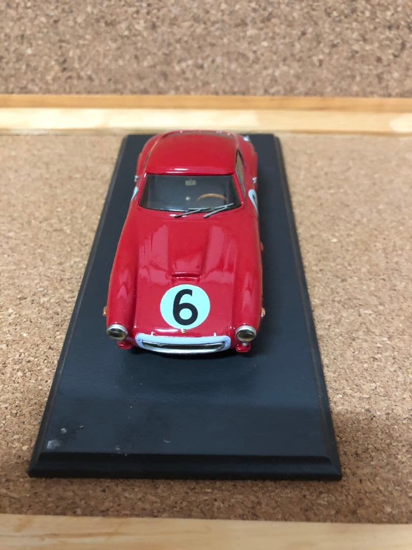 赤いミニカー ナンバー6