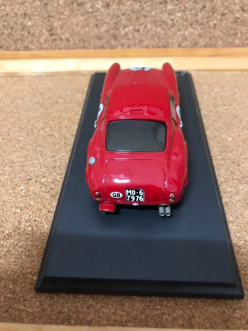 赤いミニカー ナンバー6