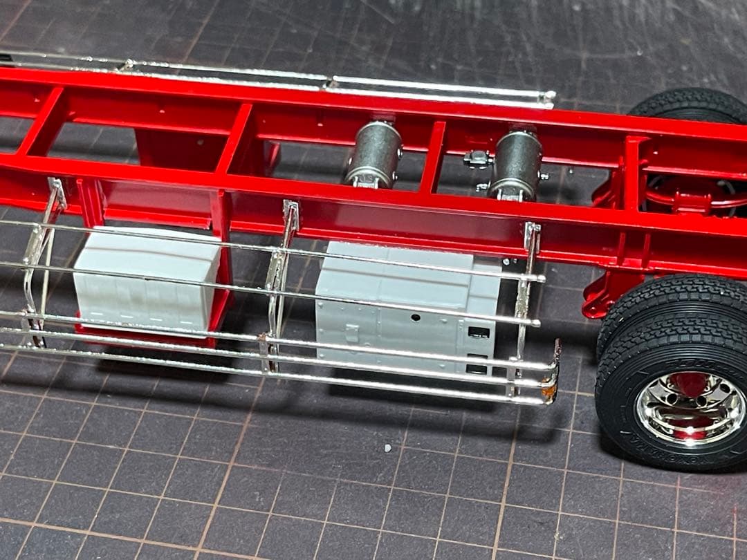 デコトラ‼️1/32 40フィート海コントレーラー2軸MG付きシャーシ