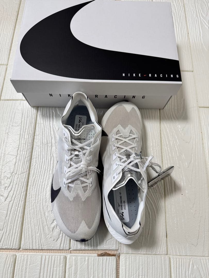 新品 ナイキ ズームX ヴェイパーフライ ネクスト% 4 PRM 27cm