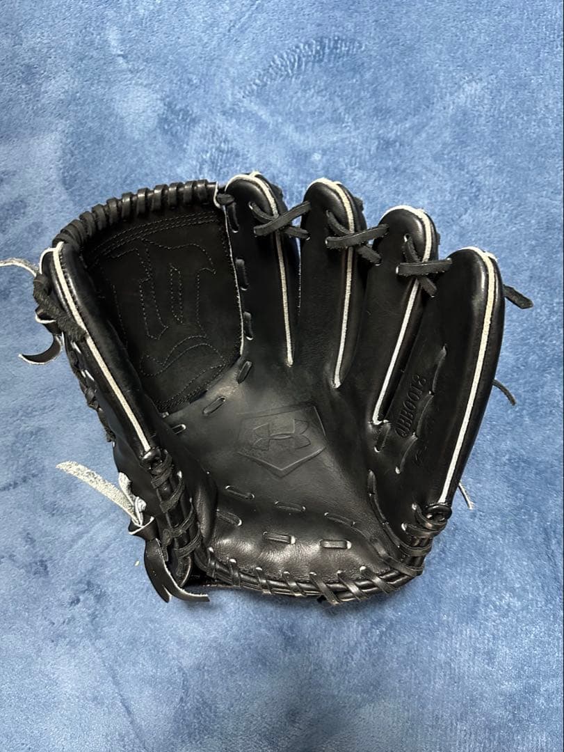 アンダーアーマー硬式投手用グローブ山崎康晃選手風
