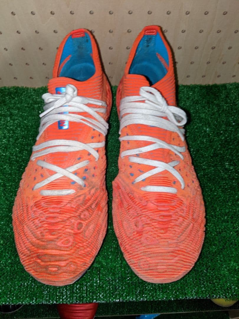 サッカースパイク　バラ売りオッケー　フューチャー　マグネティコ