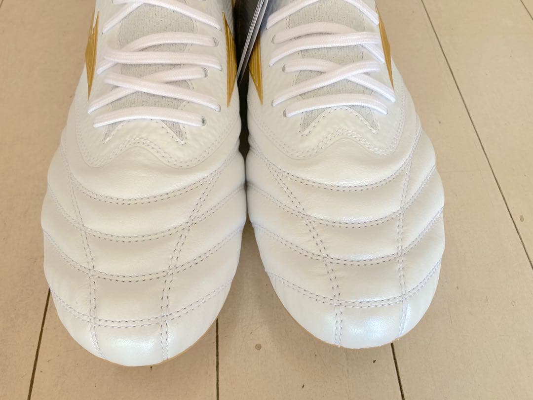 モレリアネオ4βジャパン　白✖️金　26.5㎝ 新品。