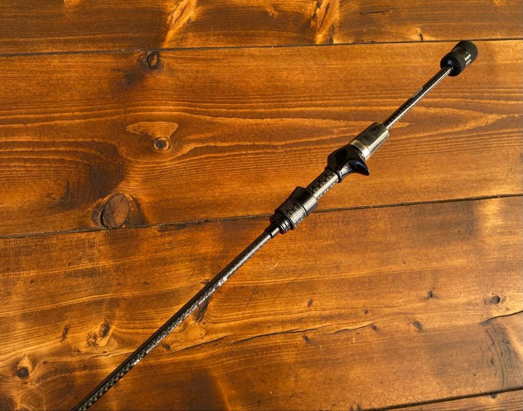 超軽量　カーボンロッド　ベイトロッド　C602L バスロッド　ウッドグリップ