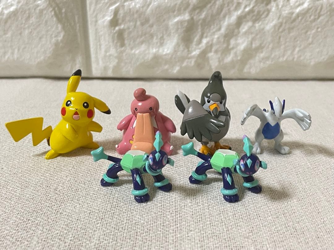 ポケモン　ミニフィギュアなど　ピカチュウ　ルギア　メガリザードンX ヘラクロス