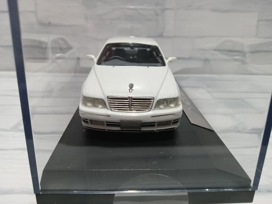 かずまる　1/43日産シーマY33 41LV 1996　ミニカー　ホワイト