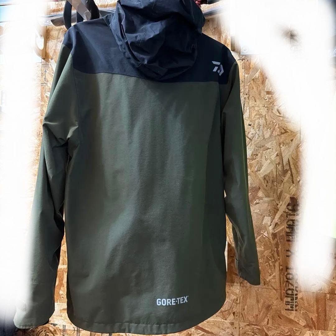 Daiwa GORE-TEX フード付きレインウェア