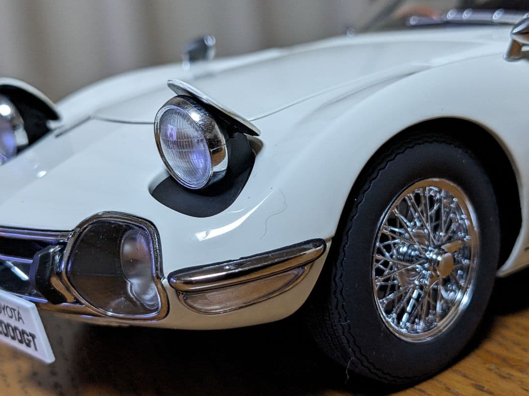 オートアート1/18　TOYOTA2000GT　ワイヤーホイール仕様