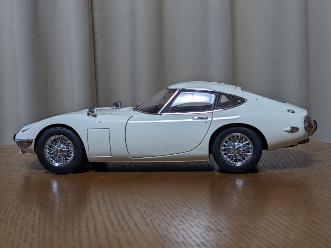 オートアート1/18　TOYOTA2000GT　ワイヤーホイール仕様