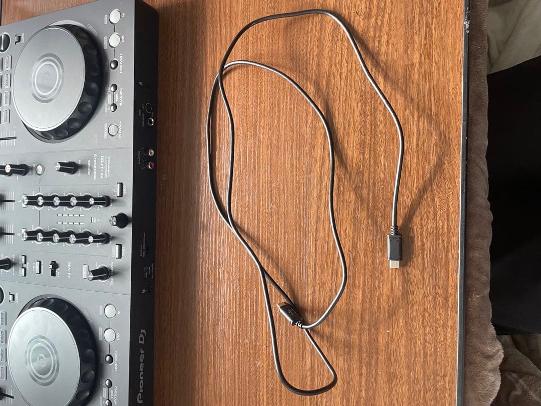 Pioneer DJ DDJ-FLX4 コントローラー