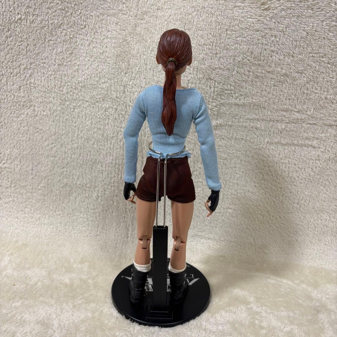 【希少】トゥームレイダー 1/6 スケール ララ・クロフト フィギュア
