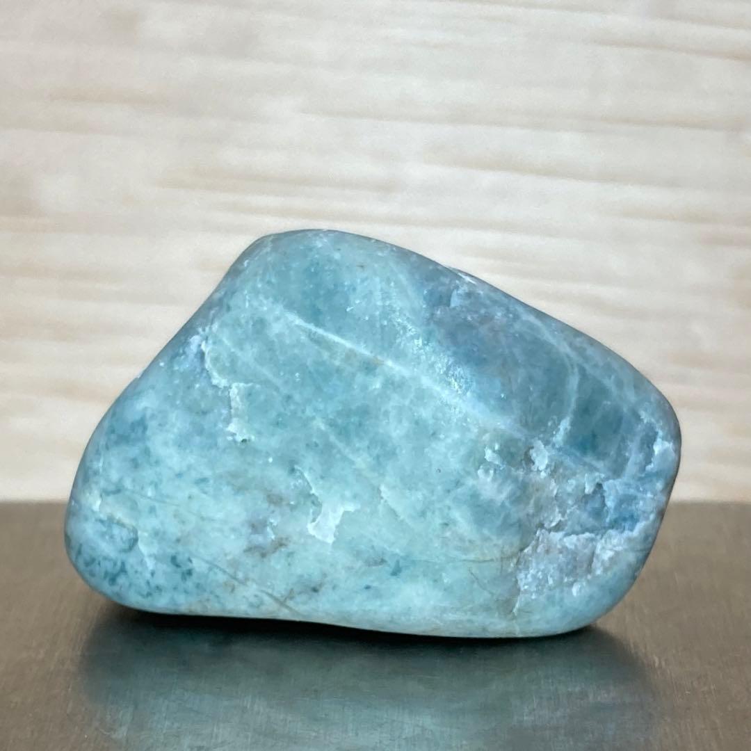 糸魚川翡翠　入りコン沢　青翡翠　海石　加工・バレル研磨なし　原石　17.2ｇ