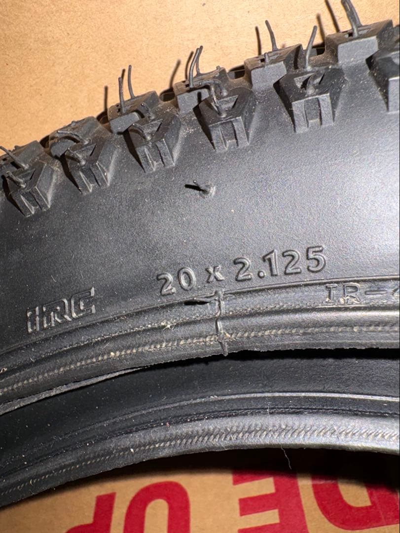 old BMX ブロックタイヤ 20 2.125