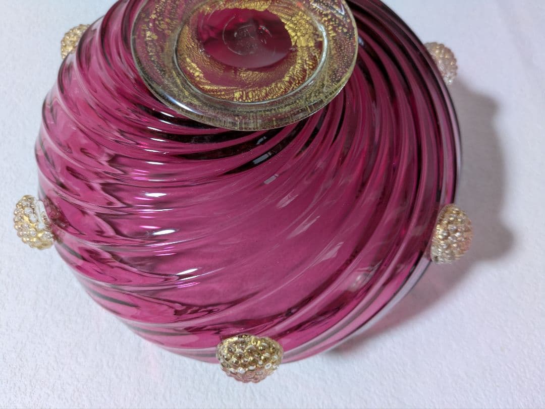 ベネチア　クランベリーのガラスボウル 　波状の縁取り　お値下げ中