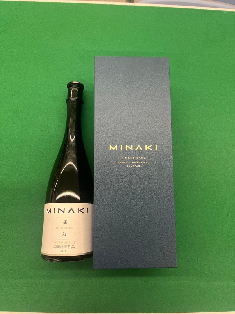 MINAKI フィネストサケ ギフトボックスの空箱と空瓶です！