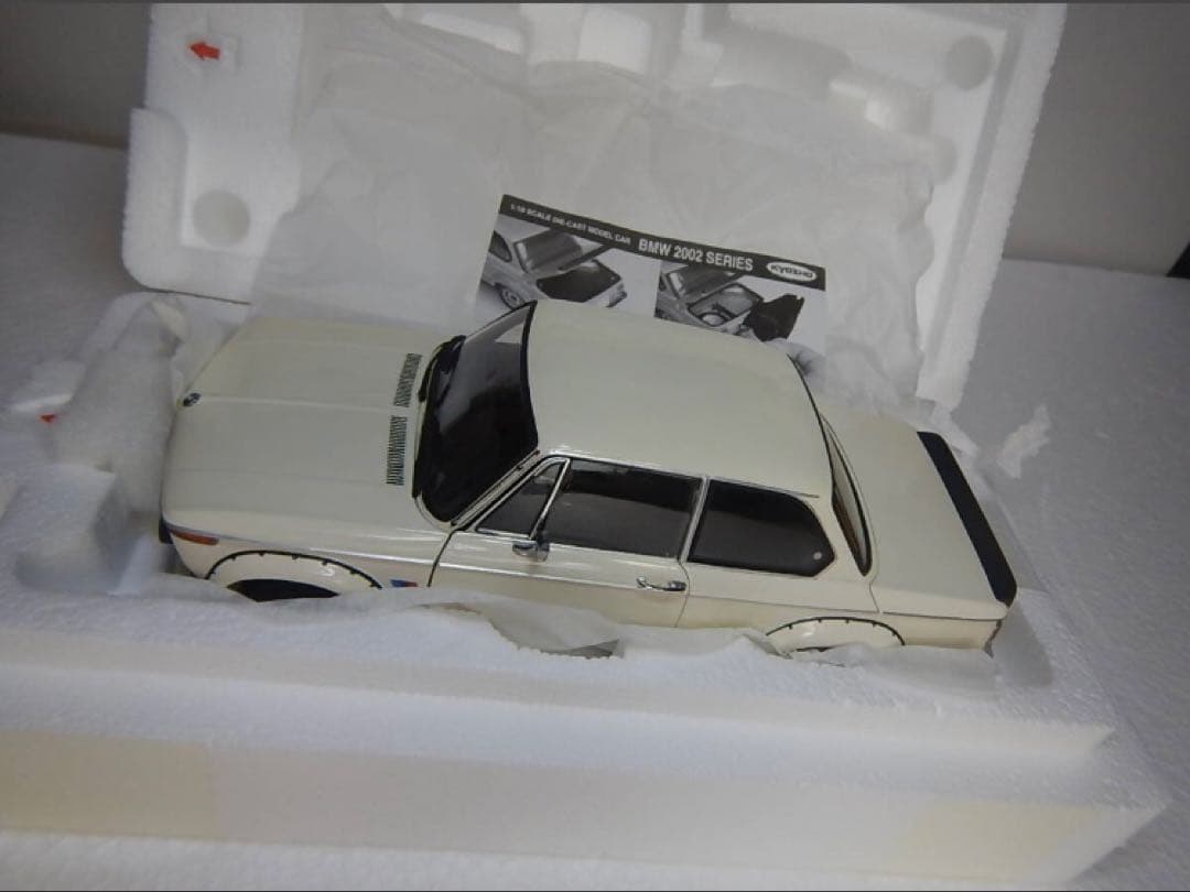 KYOSHO 1/18  2002turbo （White)絶版稀少モデル