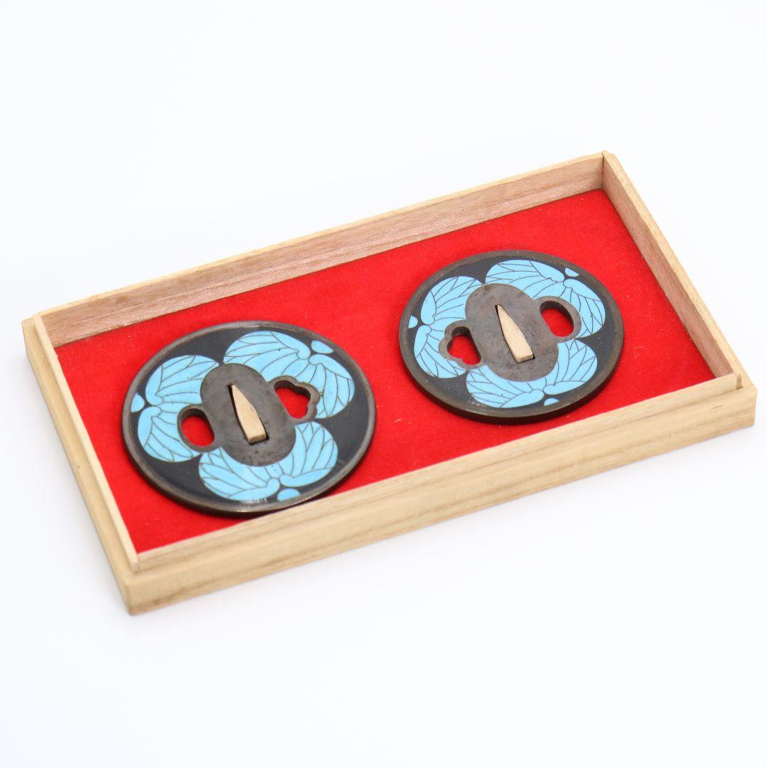 銅製七宝三つ葉葵文鐔　刀装具 一對 桐箱付　V107　1F28